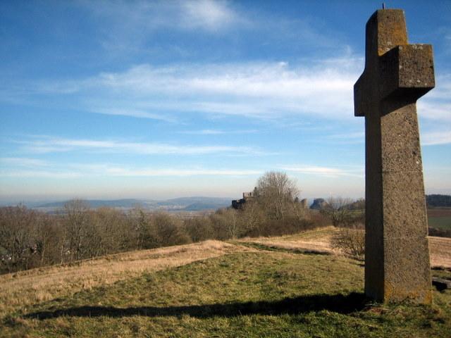 Beim ?Hegaukreuz? mit Blick auf den Mgdeberg�