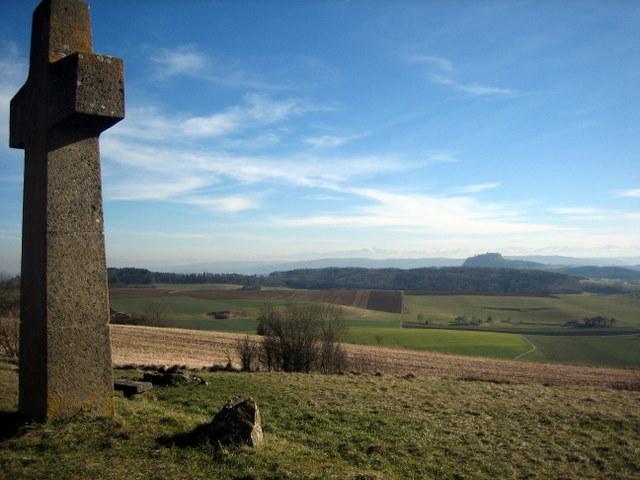 Das Hegaukreuz mit Blick auf den Hohentwiel�