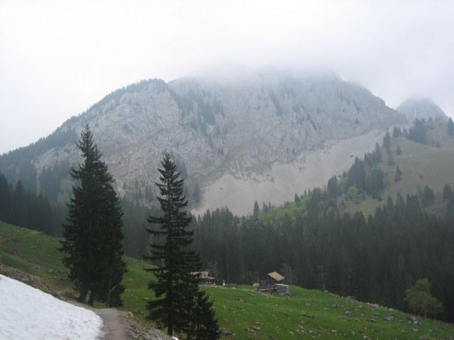 Engstelle, links Eis und Schnee, rechts Abgrund�