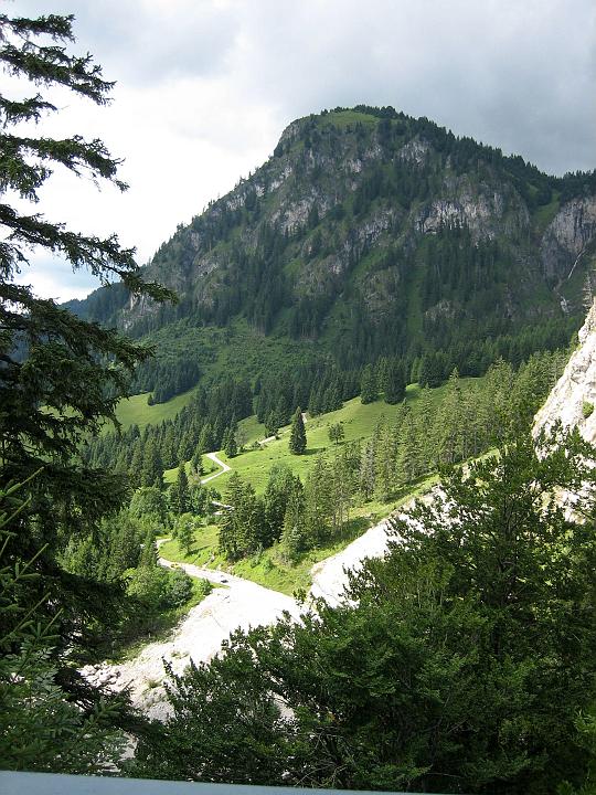 Das Hochjoch ist schon fast bezwungen. Zwischenstation mit schner Aussicht