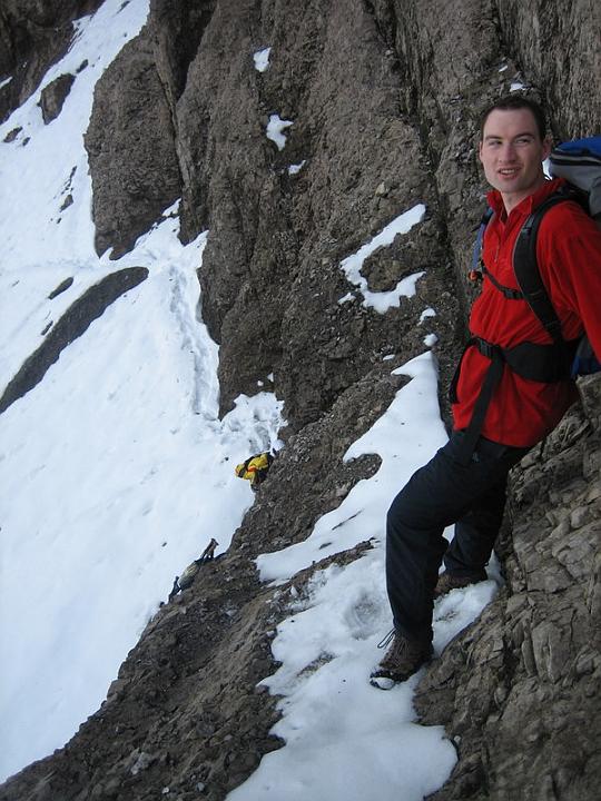 Es geht recht steil runter, noch ungesichert 
