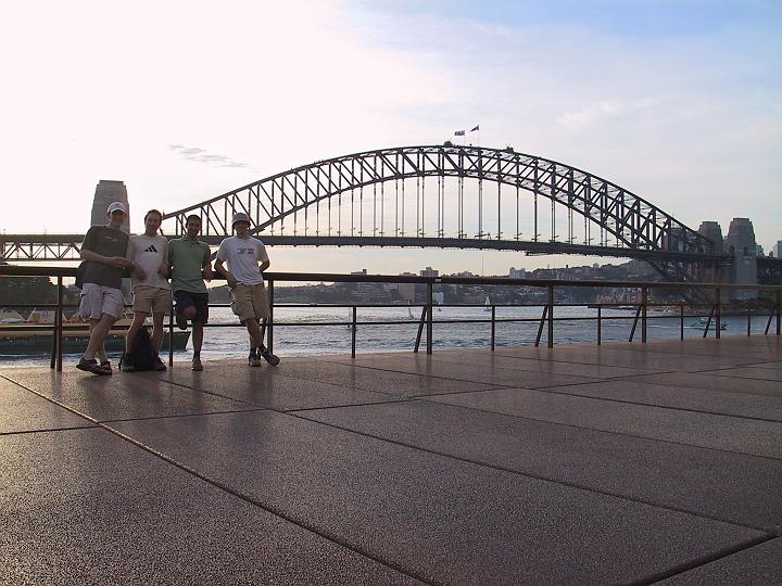 Vor der Harbour Bridge